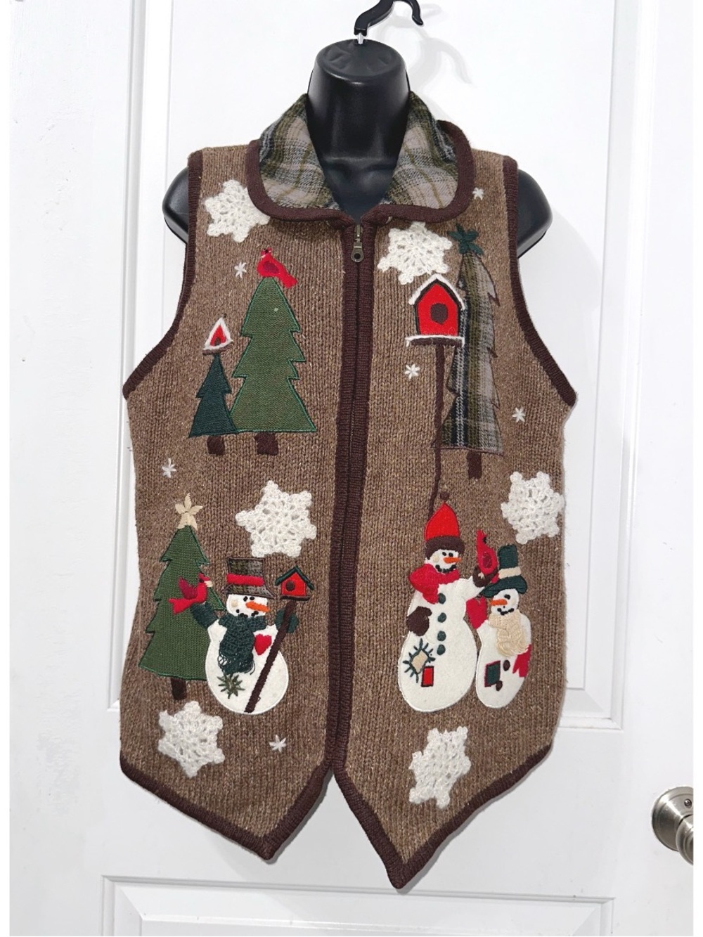 Vintage OHI Christmas sweater vest featuring a festive winter scene